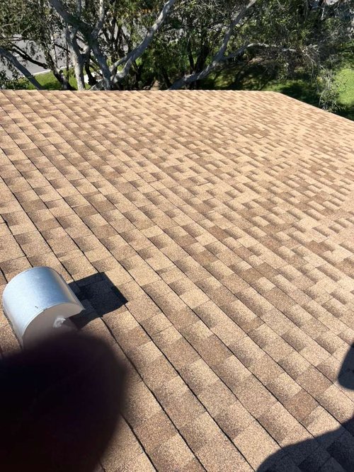 Shingle roofing on a South Florida home