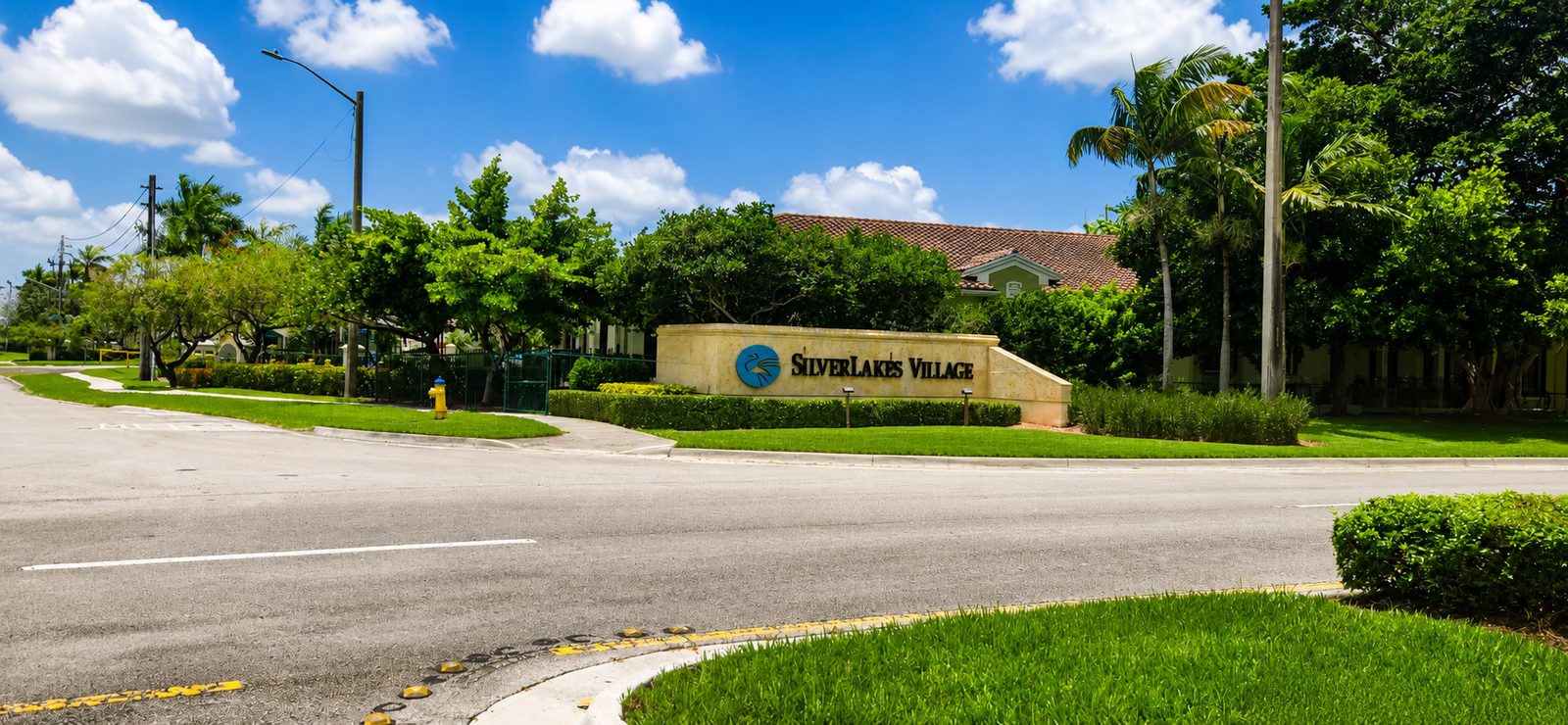 SilverLakes community entrance sign, Pembroke Pines