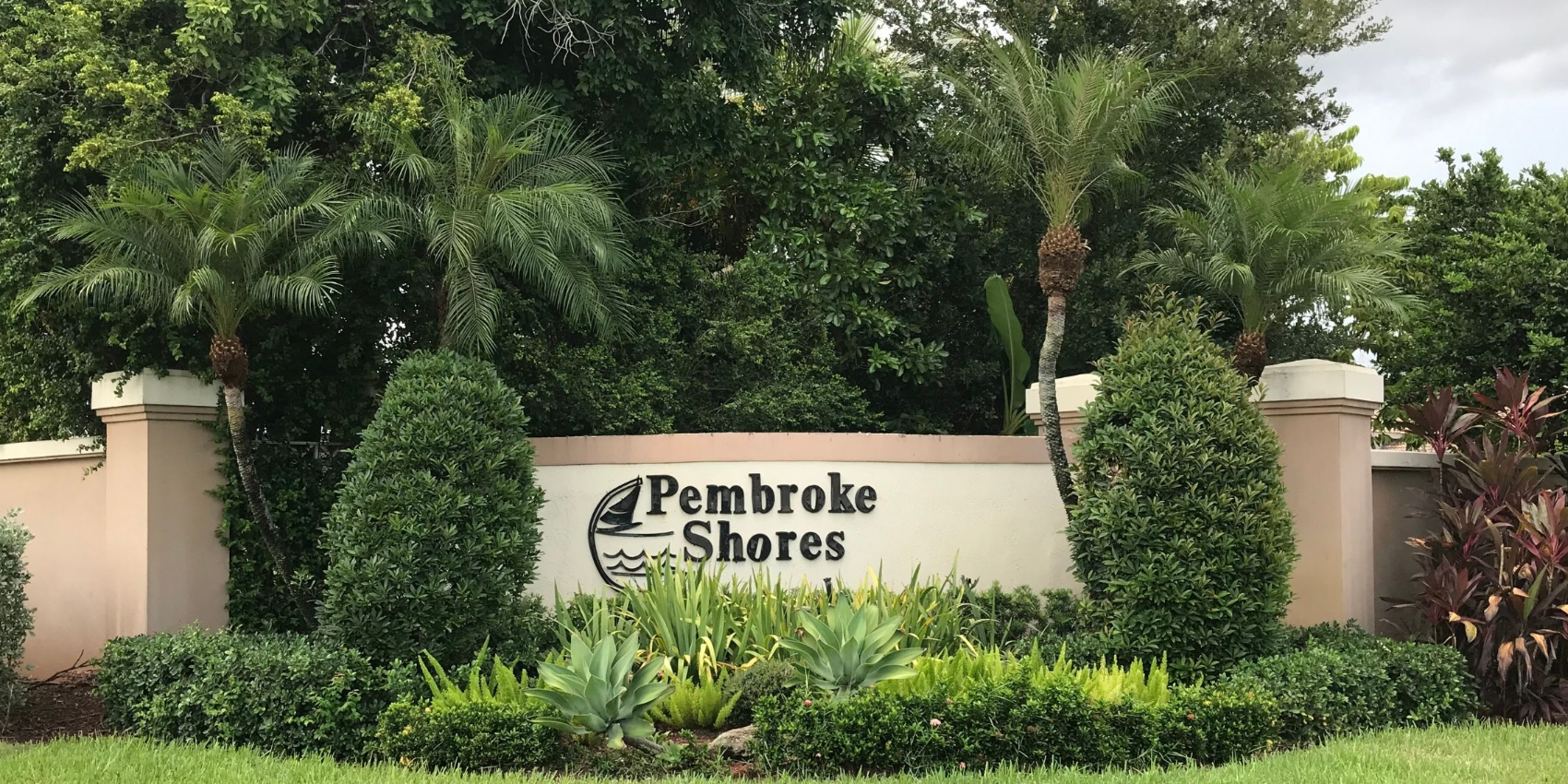 Pembroke Shores community entrance monument sign in Pembroke Pines, Florida