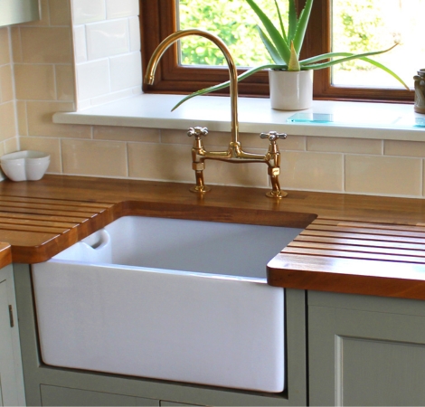 Farmhouse or Apron Sink
